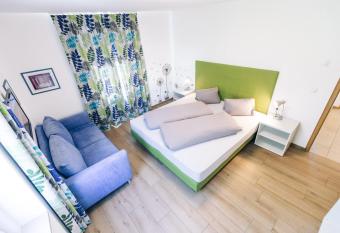 Ferienwohnung Anna has Balcony rooms