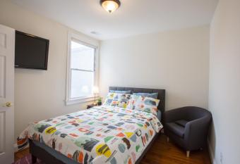 3-min walk to PETWORTH METRO STATION ;10 mins to CONVENTION CENTER: PRIVATE COZY and QUIET BEDROOM and BATHROOM allows 18 year olds to book a room
