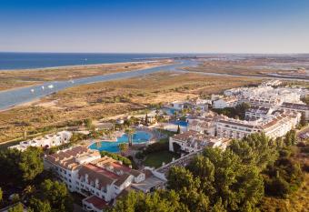 Golden Club Cabanas has Balcony rooms