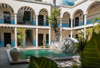 Hotel Fundadores has Balcony rooms