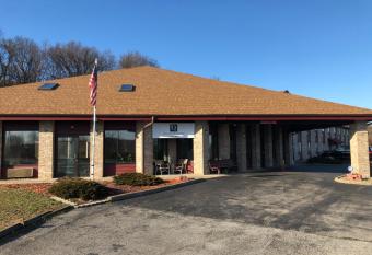 Q Express Inn & Suites allows 18 year olds to book a room