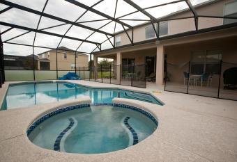 Disney Dreams come true - affordable 7-bdrm house with private pool! has Balcony rooms