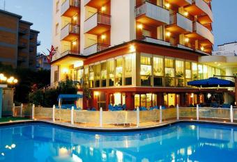 Hotel Zenith has Balcony rooms