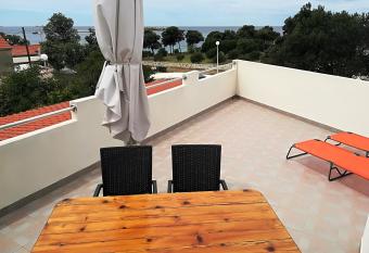 Apartman Rosanda has Balcony rooms