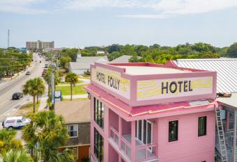 Hotel Folly with Marsh and Sunset Views has Balcony rooms