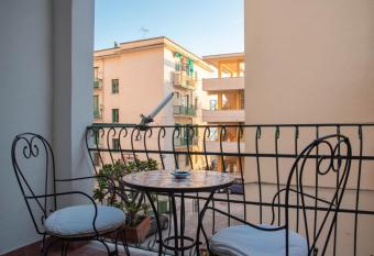 Beauty House has Balcony rooms