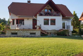 Rege apartman has Balcony rooms