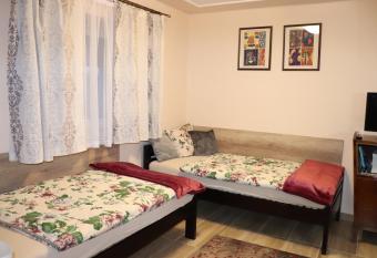 L  dia vend  gh  z allows 18 year olds to book a room