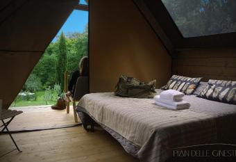 Glamping Pian delle Ginestre allows 18 year olds to book a room