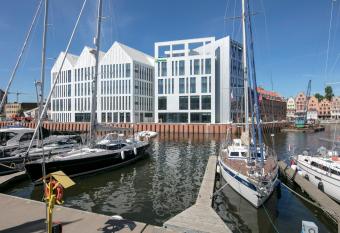 Holiday Inn Gdansk - City Centre, an IHG Hotel allows 18 year olds to book a room