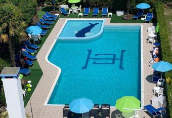 Hotel Centrale has Balcony rooms