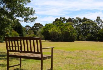 Bells Beach Cottages has Balcony rooms