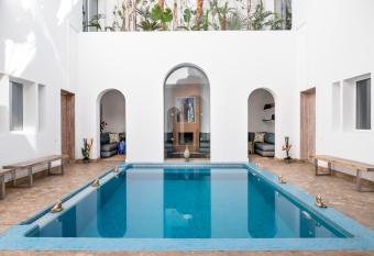 Riad Zyo has Balcony rooms