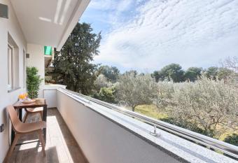 rose has Balcony rooms