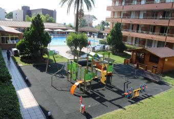 Voramar Cambrils has Balcony rooms