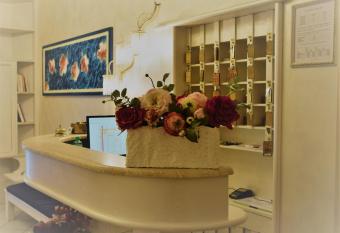 Hotel Ariston allows 18 year olds to book a room