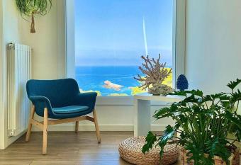 Zabb  ra B&B allows 18 year olds to book a room