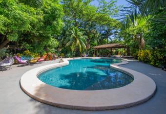 Curiol Boutique Hotel & Lounge has Balcony rooms