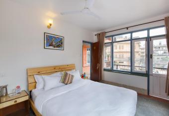 Pacific Guest House has Balcony rooms