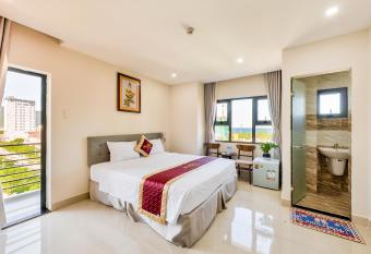 Hong Chau Hotel has Balcony rooms