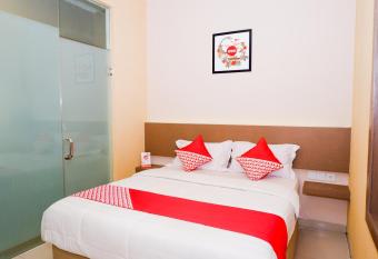 OYO 379 Grand Mundu allows 18 year olds to book a room
