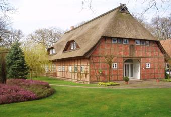 Davidshof, Bed & Breakfast allows 18 year olds to book a room