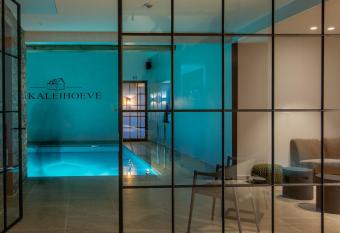 De Kaleihoeve has Balcony rooms