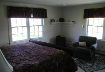 Cooper Hill Inn has Balcony rooms