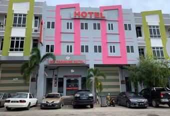 MK Paradise hotel allows 18 year olds to book a room