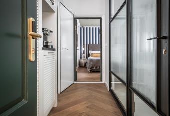 Zamarin Hotel & Spa has rooms with a private hot tub