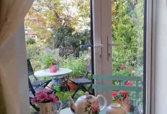 Rosehips at Kerensa, Naburn has Balcony rooms