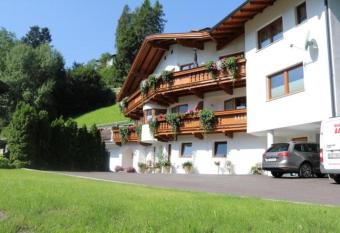 APART BRADL has Balcony rooms