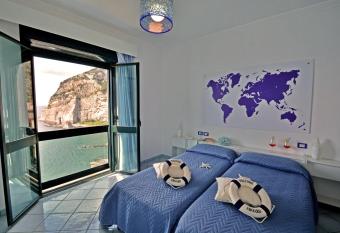 Panorama Palace Hotel allows 18 year olds to book a room