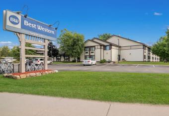 Best Western Saranac Lake allows 18 year olds to book a room