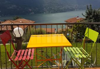 Flora has Balcony rooms