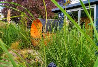 Wellness Bed & Breakfast Pergamo allows 18 year olds to book a room