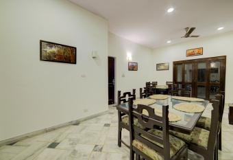 OYO Flagship 28011 Shubhangni Residency 2 allows 18 year olds to book a room