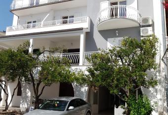 Apartmani Jolanda has Balcony rooms