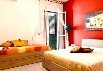 One bedroom appartement at Baia Verde 200 m away from the beach with balcony and wifi has Balcony rooms