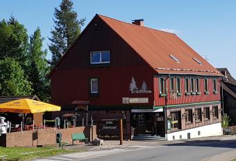 Hotel Silbertanne allows 18 year olds to book a room