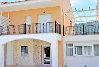 Villa Lily has Balcony rooms