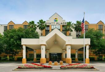 Hyatt Place San Antonio Northwest/Medical Center allows 18 year olds to book a room