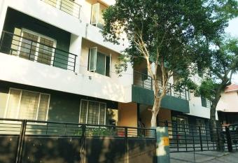 Honey Bee Serviced Apartments Trivandrum has Balcony rooms