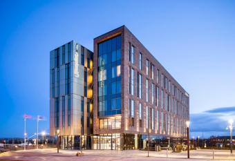 Hampton By Hilton Stockton On Tees allows 18 year olds to book a room