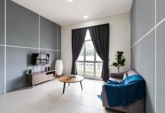 DreamScape Studio @ Golden Hill Cameron has Balcony rooms