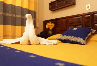 Hotel Palacio de Moctezuma allows 18 year olds to book a room