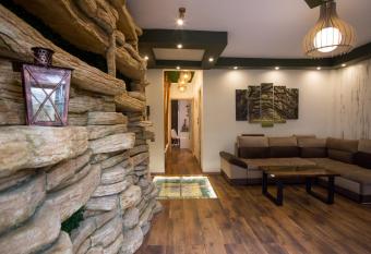 Thess Nature Apartment allows 18 year olds to book a room