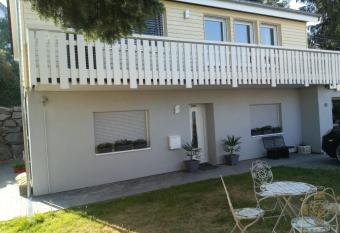 Familiehuis Dolve 2 has Balcony rooms