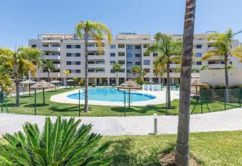 PISCINA ABIERTA OPEN POOL Playa Marinsa Beach Torre del Mar has Balcony rooms