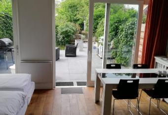 Apartment StayWell Amsterdam Free Parking has Balcony rooms